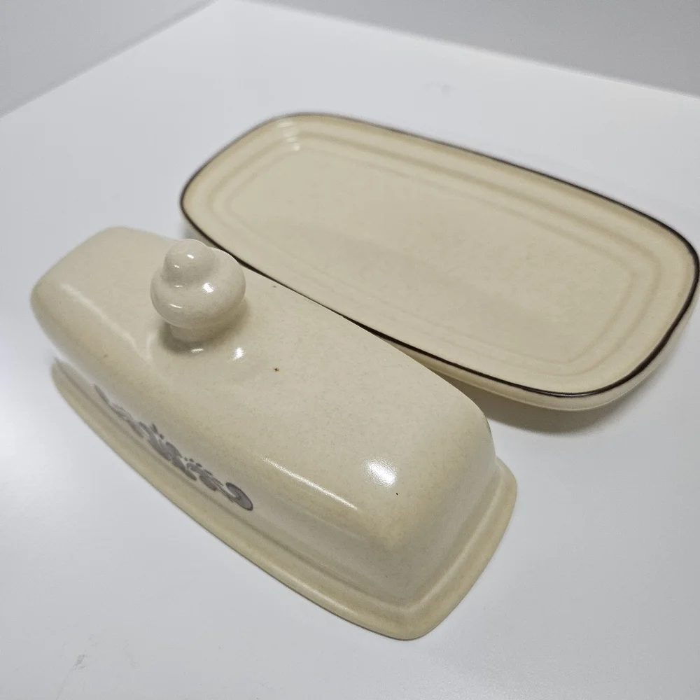 Pfaltzgraff Village Butter Dish & Cover Ceramic Vintage Stoneware Dinnerware USA